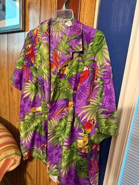 Men's Purple Tropical Parrot Print Short-Sleeve Button-Down Shirt